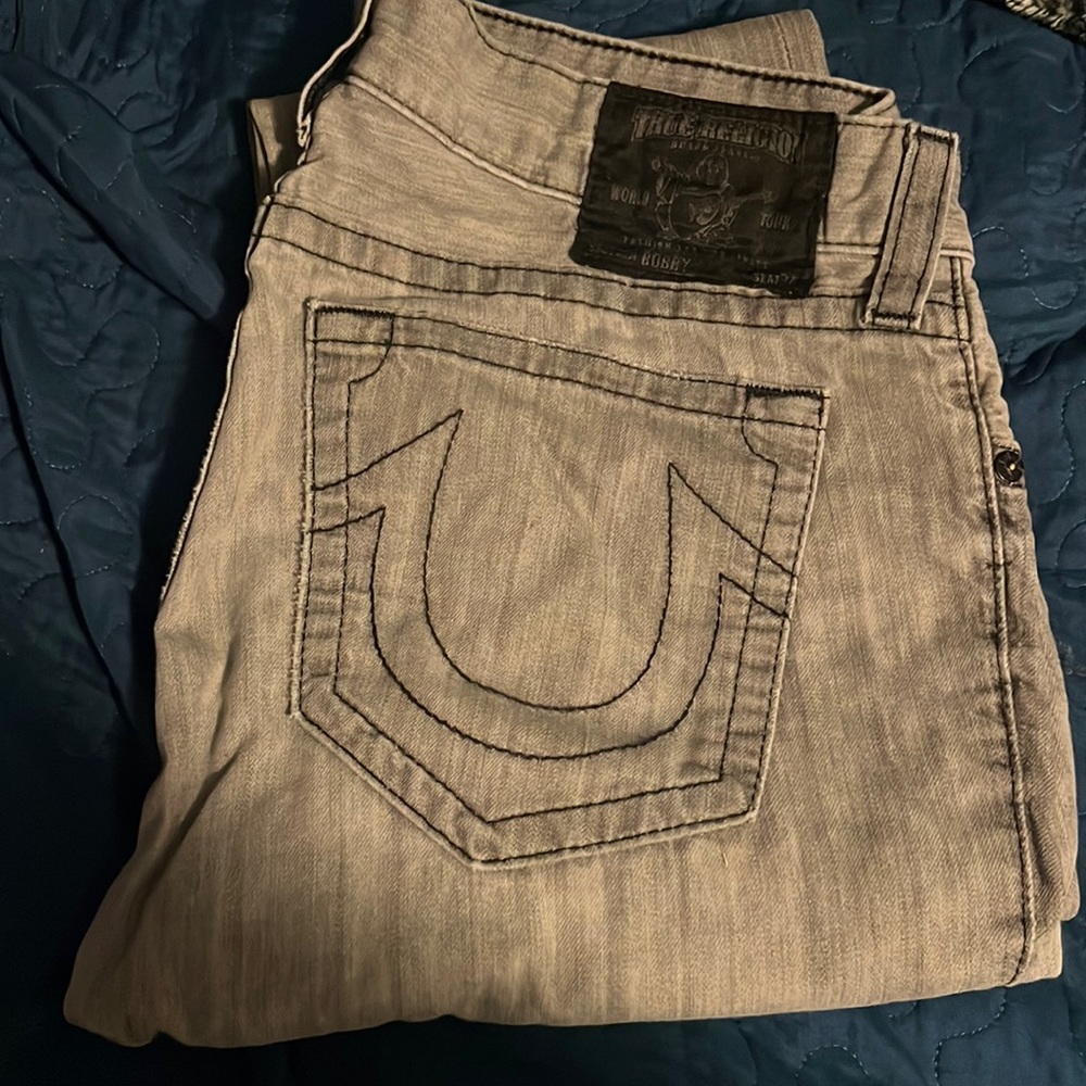 selling some true religions that’s i don’t wear no more